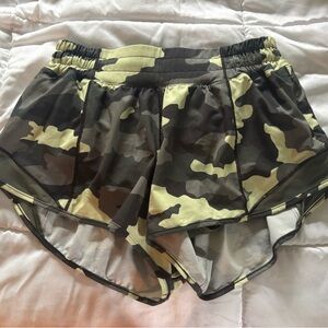 lululemon athletica Camouflage Women Shorts